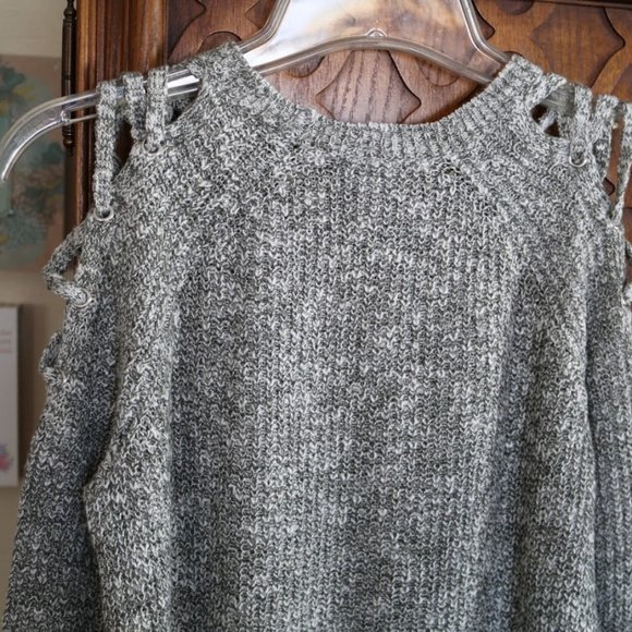 Cloud Chaser Cold Shoulder Sweater -  Sixe XS,  NWOT! - Picture 6 of 16